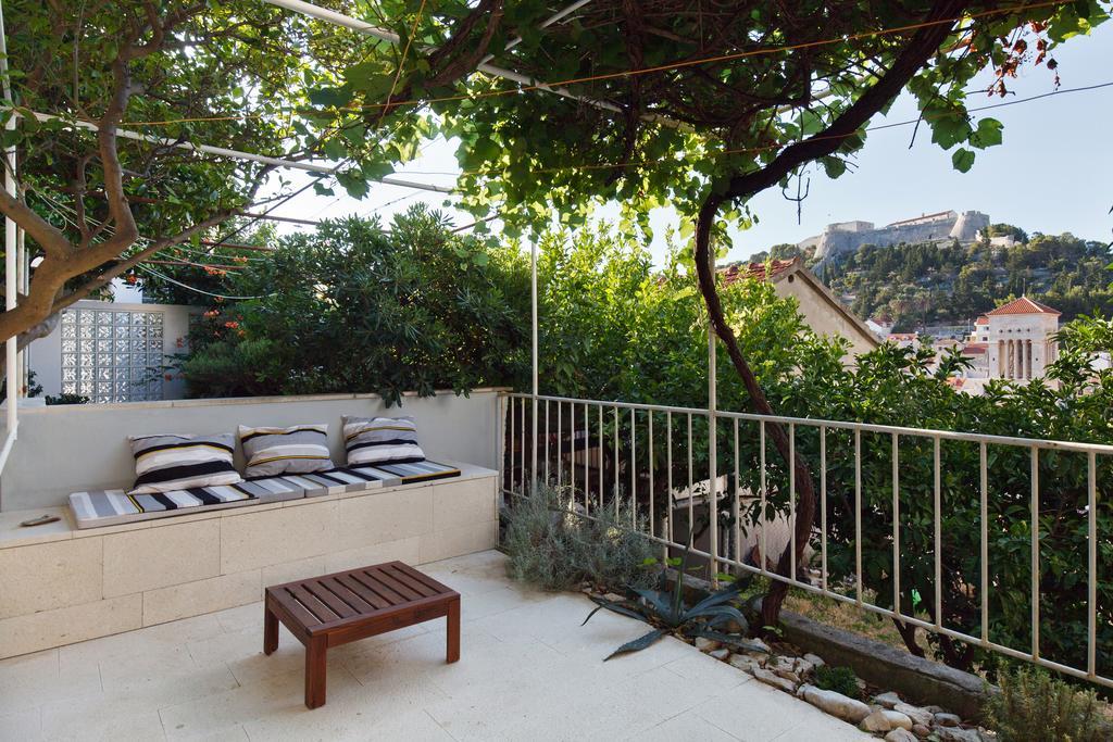 Apartment Dubica Hvar Town Exterior foto